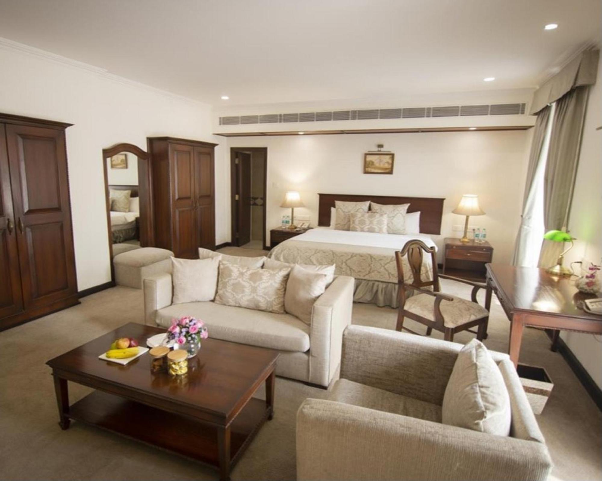 Ambassador, New Delhi - Ihcl Seleqtions Hotel Exterior foto A suite at the Taj Bengal